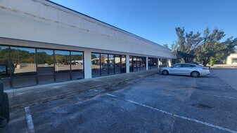 6001 Bartlett Center Dr in Bartlett, TN - Building Photo