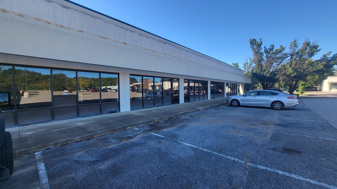 6001 Bartlett Center Dr in Bartlett, TN - Foto de edificio
