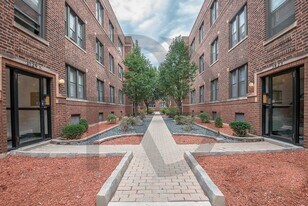 3817 N Fremont St, Unit #3829.5-E3 in Chicago, IL - Building Photo