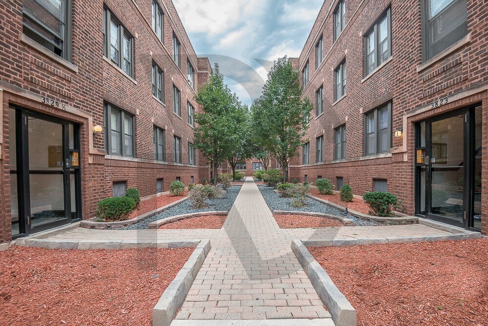 3817 N Fremont St, Unit #3829.5-E3 in Chicago, IL - Building Photo