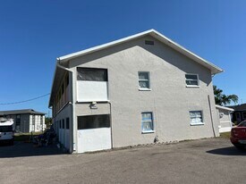 11431 Char Ann Dr in Ft. Myers, FL - Building Photo