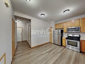 2291 Flagstone Ln in Carpentersville, IL - Building Photo - Building Photo