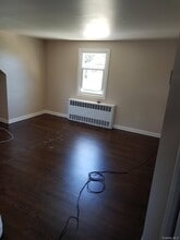 712 7th St in West Babylon, NY - Building Photo - Building Photo