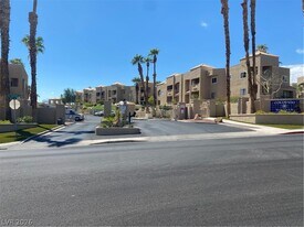 2160 Highpointe Dr in Laughlin, NV - Building Photo