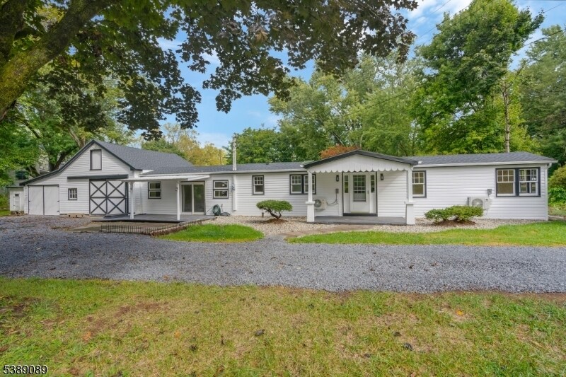 68 Trenton Ave in Frenchtown, NJ - Building Photo