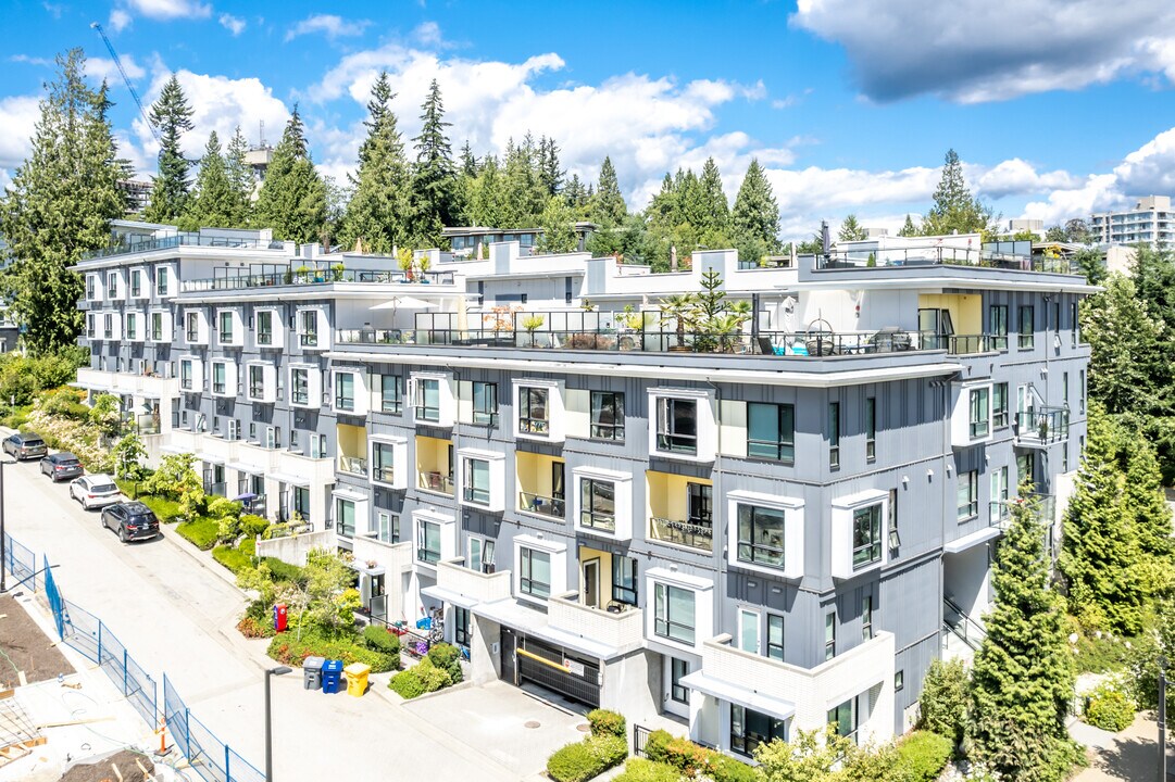 Lift in Burnaby, BC - Building Photo