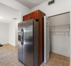 18092 NW 74th Ct in Hialeah, FL - Building Photo - Building Photo