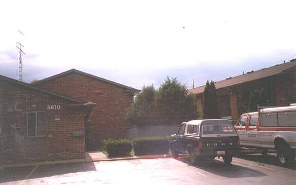 5610 W Sylvania Ave in Toledo, OH - Building Photo