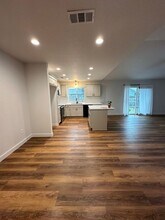 1133 Pineland Dr in Redding, CA - Building Photo - Building Photo