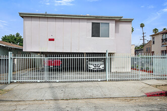 1445 S Cloverdale Ave in Los Angeles, CA - Building Photo - Building Photo