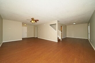 8044 Whitview Dr in Indianapolis, IN - Building Photo - Building Photo