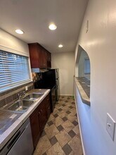 19921 Forest Park Dr NE, Unit Back house in Shoreline, WA - Building Photo - Building Photo