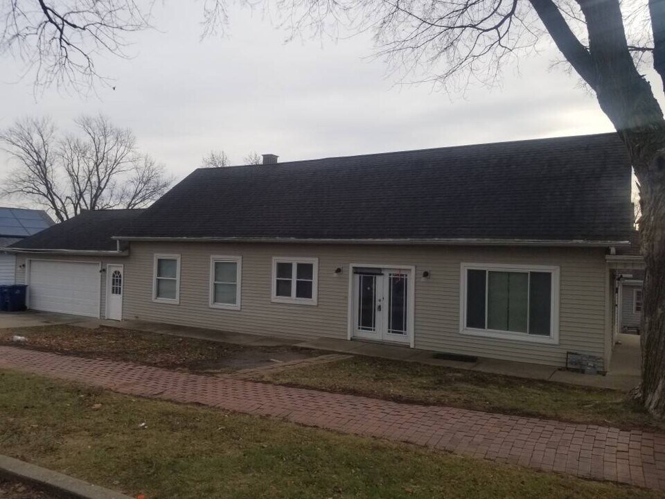 356 Hennepin St in La Salle, IL - Building Photo