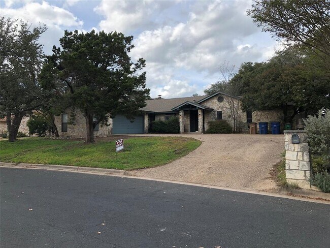 6514 Wolfcreek Pass in Austin, TX - Building Photo - Building Photo