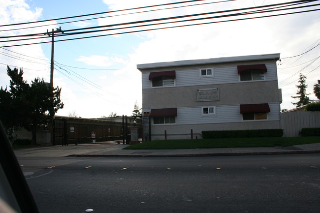 Olympia Apartments in Concord, CA - Building Photo - Building Photo