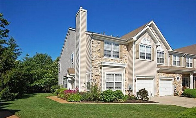 8201 Normandy Dr in Mount Laurel, NJ - Building Photo - Building Photo