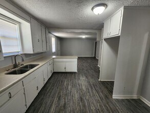 1501 Bishop Warren Dr in Little Rock, AR - Building Photo - Building Photo