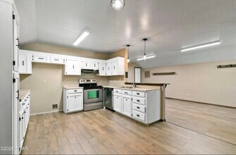 6496 Racine St in Neosho, MO - Foto de edificio - Building Photo