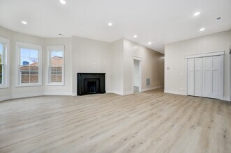 1619 W Balmoral Ave, Unit 2E in Chicago, IL - Building Photo - Building Photo