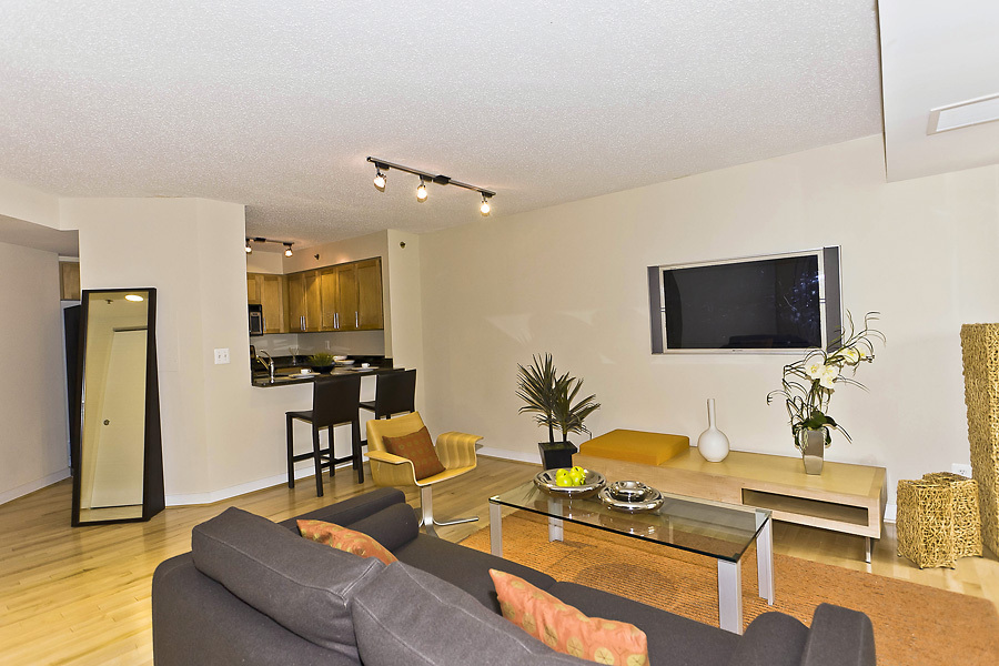 7500 Woodmont Ave, Unit APT 813 in Bethesda, MD - Foto de edificio