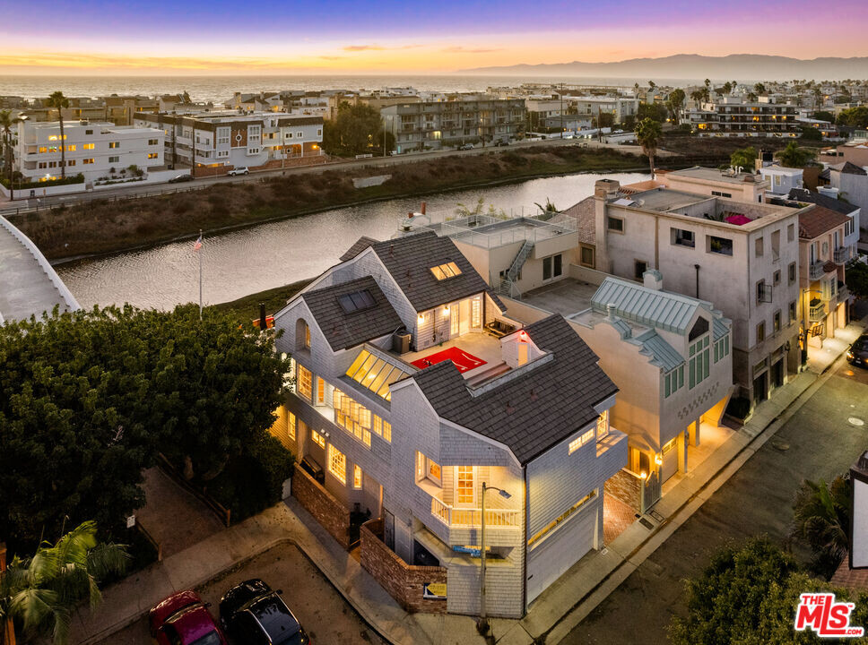 4219 Roma Ct in Marina Del Rey, CA - Building Photo