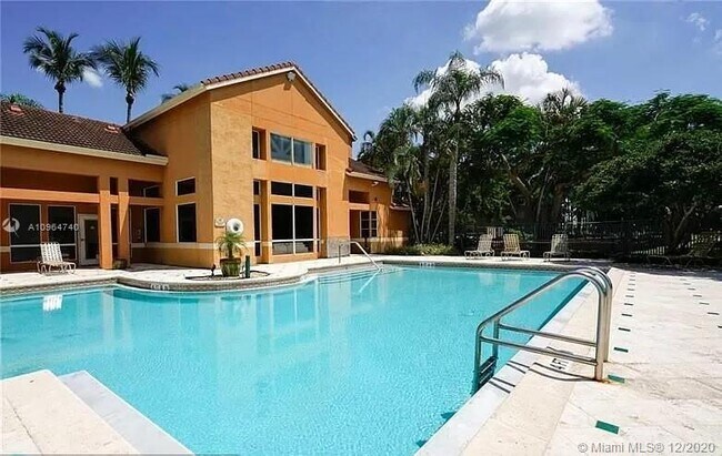 1745 Palm Cove Blvd, Unit verano in Delray Beach, FL - Foto de edificio - Building Photo