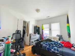 28 Linden St, Unit 1 in Boston, MA - Building Photo - Building Photo