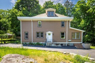 65 Furnace Dock Rd in Croton-on-Hudson, NY - Building Photo