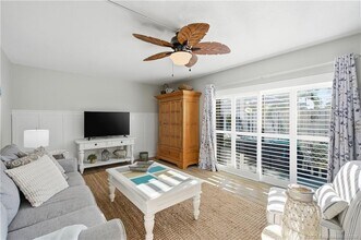 5982 SE Riverboat Dr in Stuart, FL - Building Photo - Building Photo