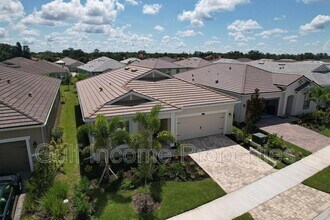 8713 Sundance Lp in Sarasota, FL - Building Photo - Building Photo