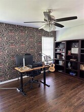 9515 Ash Creek Dr in Dallas, TX - Foto de edificio - Building Photo
