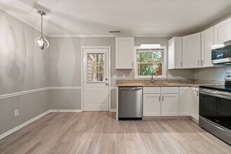 300 NC-54 in Carrboro, NC - Building Photo - Building Photo