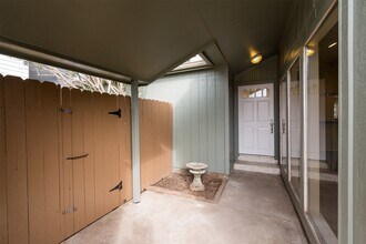 5046 Spring Forest Dr in Houston, TX - Building Photo - Building Photo