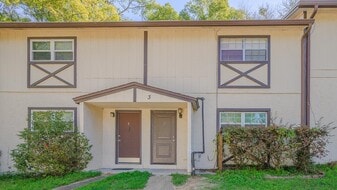 1520 Pullen Rd in Tallahassee, FL - Building Photo