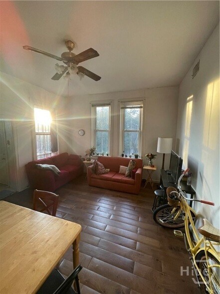 219 E Taylor St in Savannah, GA - Foto de edificio - Building Photo