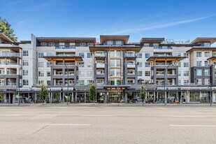 3229 St Johns St in Port Moody, BC - Building Photo