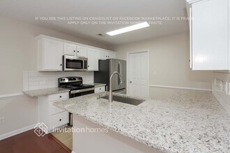 9450 Macquarie Ln in Charlotte, NC - Building Photo - Building Photo