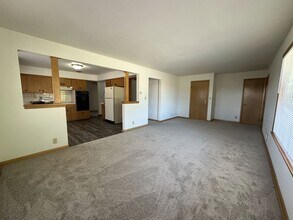 3203 W Verona Ct-Unit -3203 in Milwaukee, WI - Building Photo - Building Photo