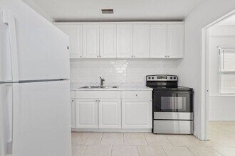 1721 41st St S in St. Petersburg, FL - Building Photo - Building Photo
