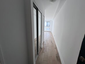 Port Lincoln in Montréal, QC - Building Photo - Building Photo