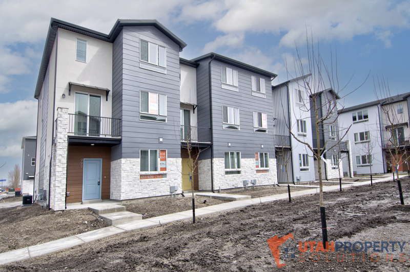999 W 360 S in Highland, UT - Building Photo