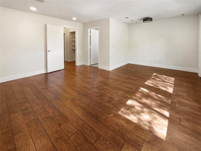 property at 6823 Greenway Chase St