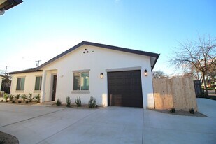 1315 E Portals Ave in Fresno, CA - Building Photo