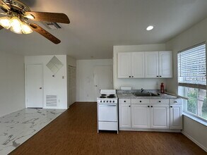 4416 Englewood Rd in Venice, FL - Building Photo - Building Photo