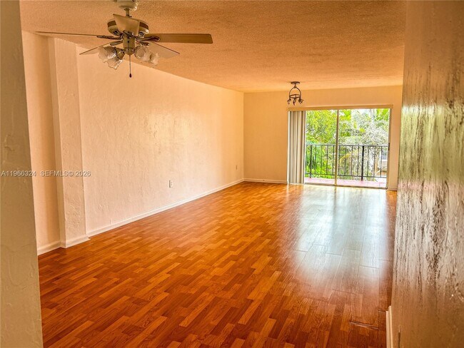 3860 NE 170th St in North Miami Beach, FL - Building Photo - Building Photo