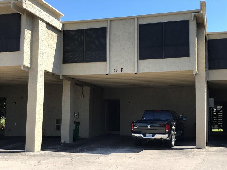 5914 Lago Vista Way in Lago Vista, TX - Building Photo