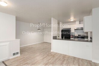 12929 NE Prescott Dr in Portland, OR - Building Photo - Building Photo