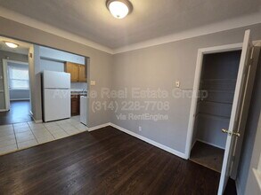 8573 Kathlyn Dr in Berkeley, MO - Building Photo - Building Photo