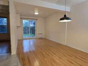 5076 Rue Ste Marie in Montréal, QC - Building Photo - Building Photo