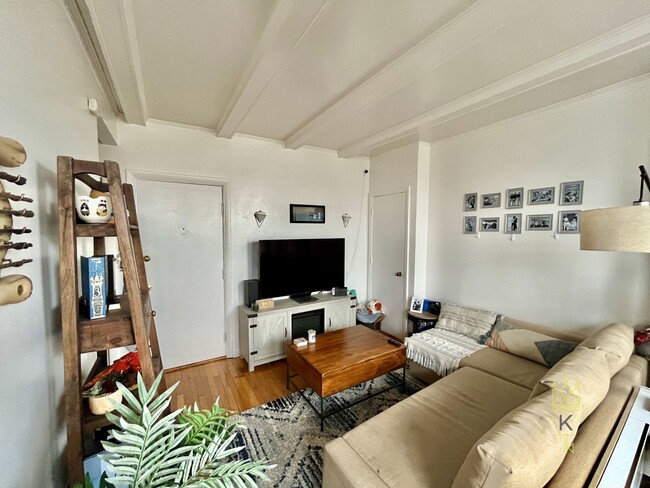 26 Commonwealth Terrace in Boston, MA - Building Photo - Building Photo